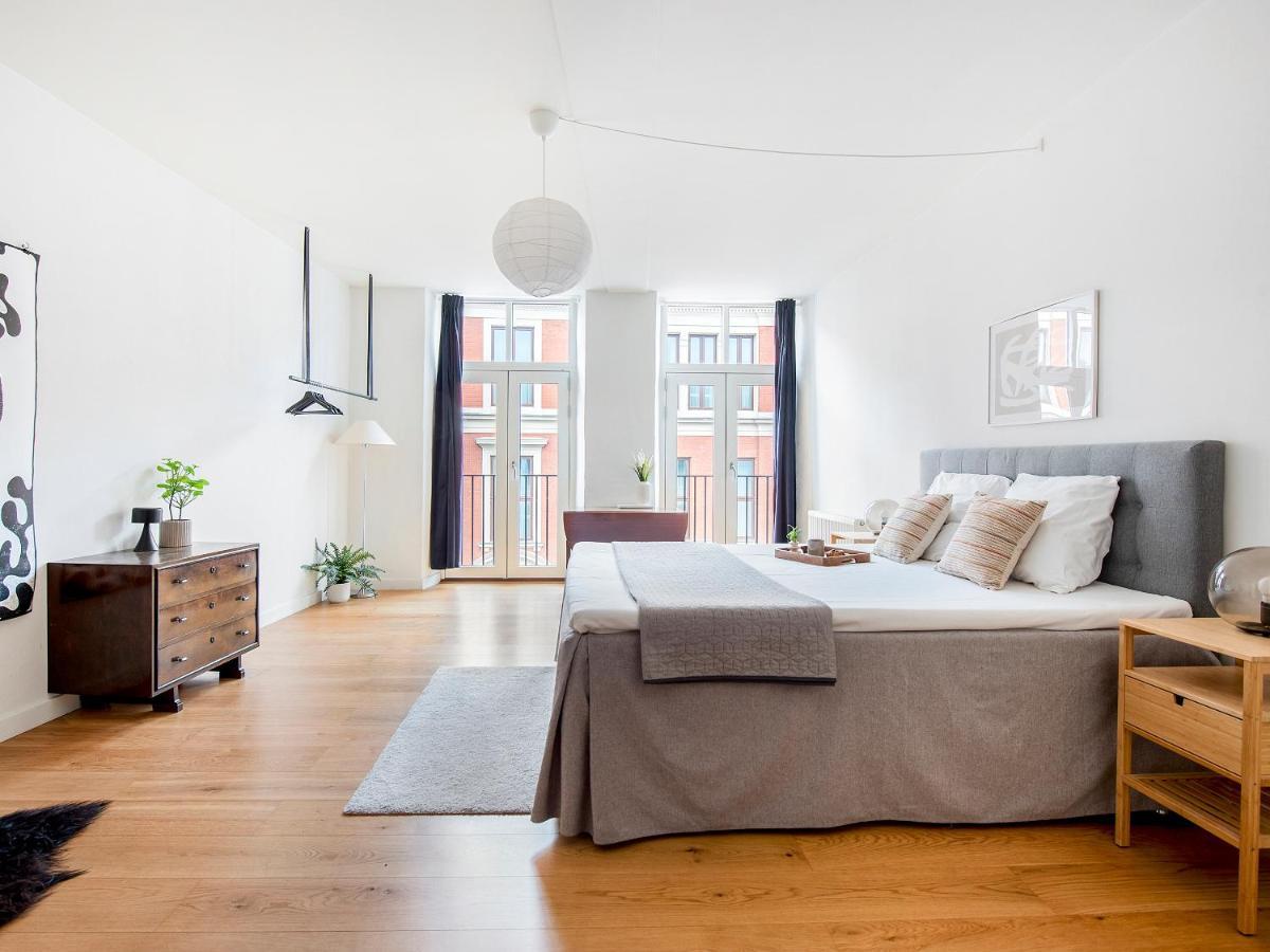 Sanders Leaves - Chic Three-Bedroom Apartment In Downtown Copenhague Extérieur photo