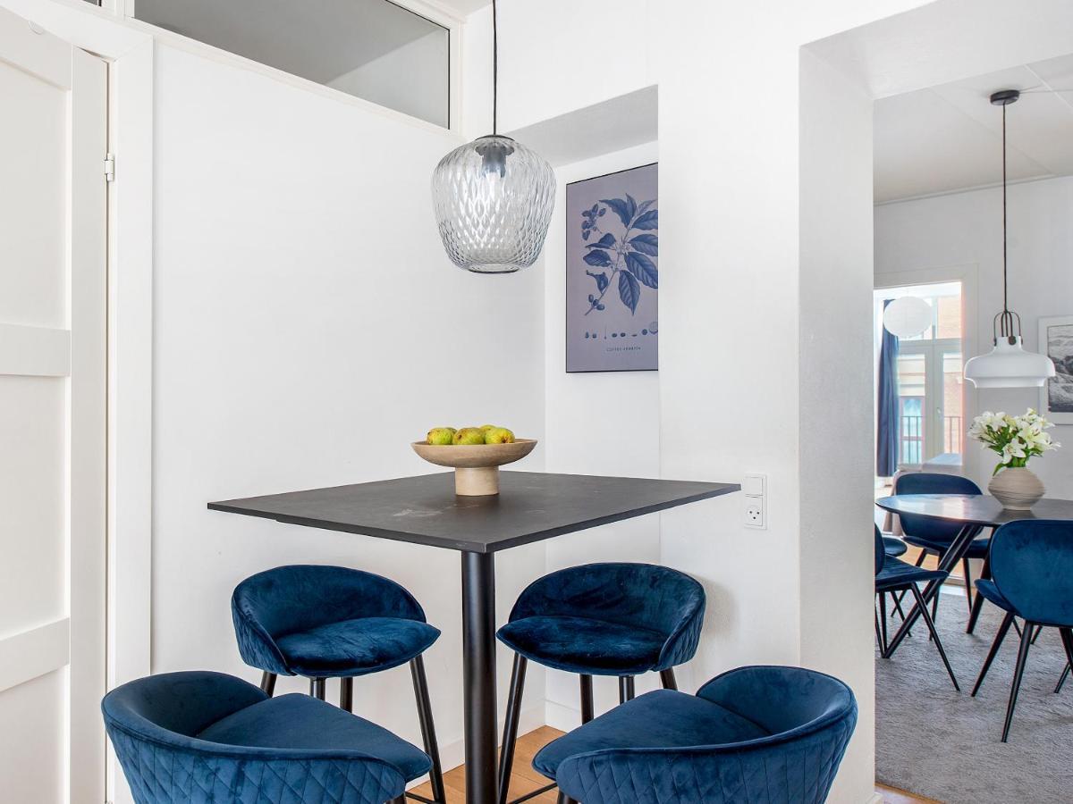 Sanders Leaves - Chic Three-Bedroom Apartment In Downtown Copenhague Extérieur photo